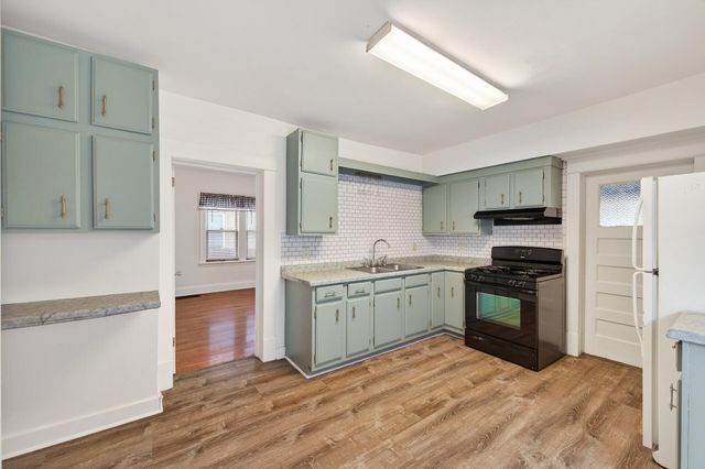 1045 Magnolia Avenue E, Saint Paul, MN 55106