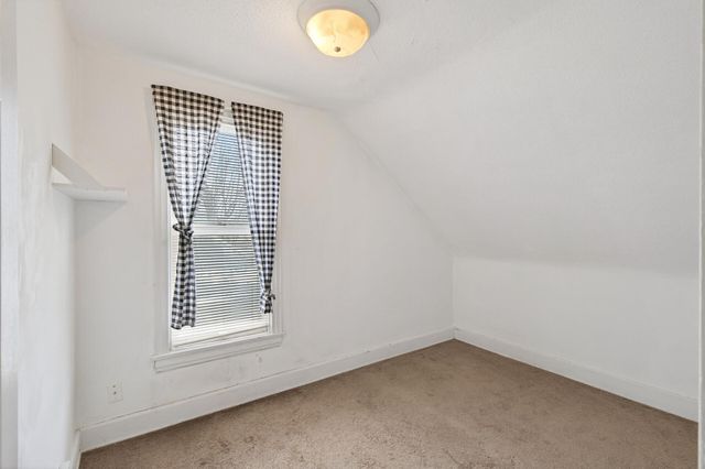 1045 Magnolia Avenue E, Saint Paul, MN 55106