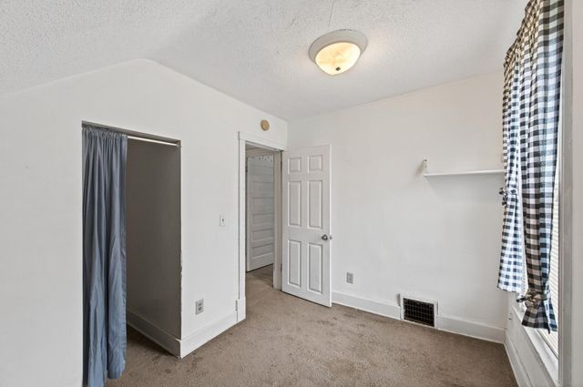 1045 Magnolia Avenue E, Saint Paul, MN 55106