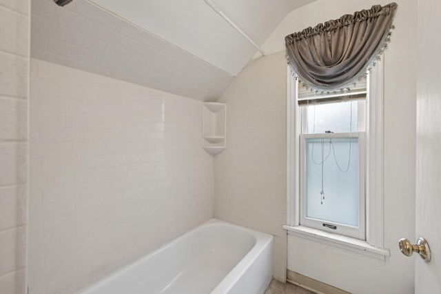 1045 Magnolia Avenue E, Saint Paul, MN 55106