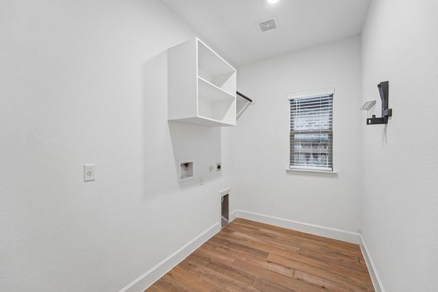 133 Plumbago LOOP, Bastrop, TX 78602