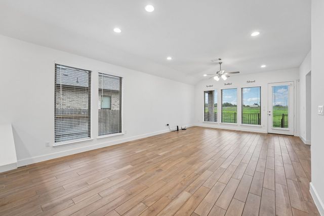 133 Plumbago LOOP, Bastrop, TX 78602
