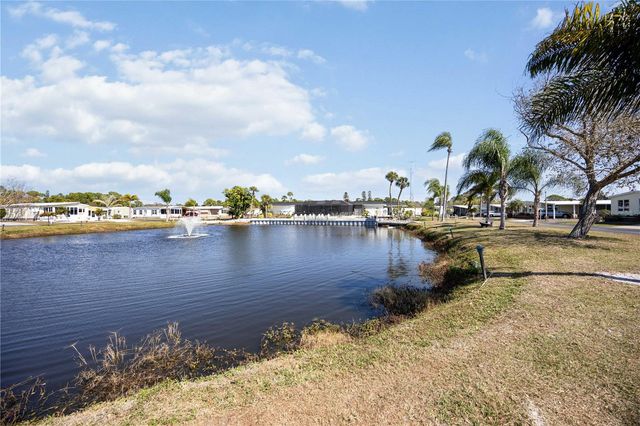 2 S BOTANY BAY CIRCLE, Englewood, FL 34223