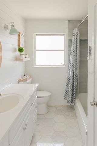 2445 CONSTITUTION BOULEVARD, Sarasota, FL 34231