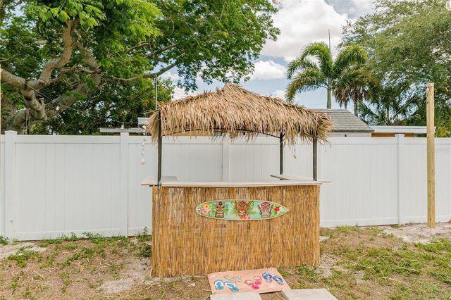 2445 CONSTITUTION BOULEVARD, Sarasota, FL 34231