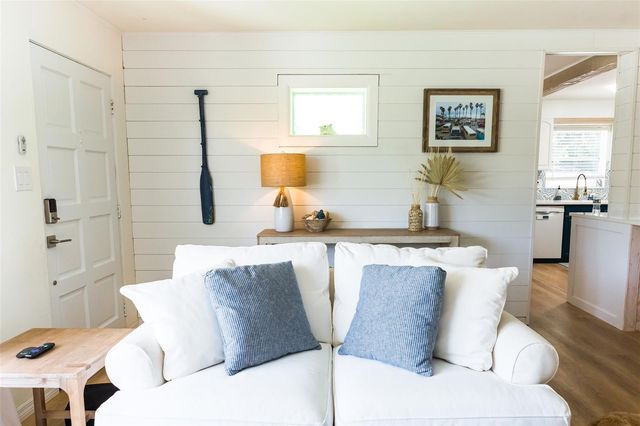 2445 CONSTITUTION BOULEVARD, Sarasota, FL 34231