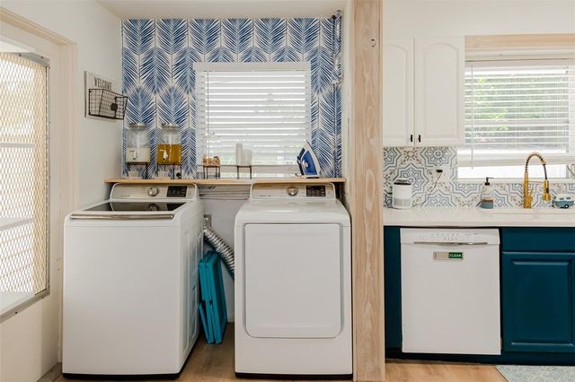 2445 CONSTITUTION BOULEVARD, Sarasota, FL 34231