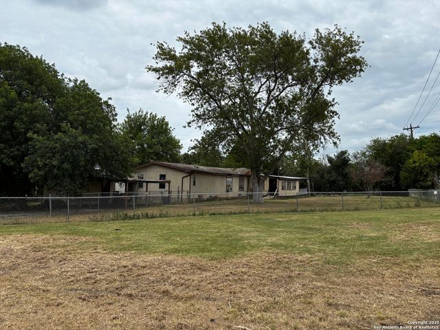358 zipp, New Braunfels, TX 78130