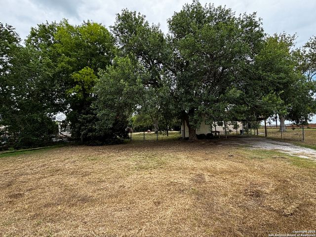 358 zipp, New Braunfels, TX 78130