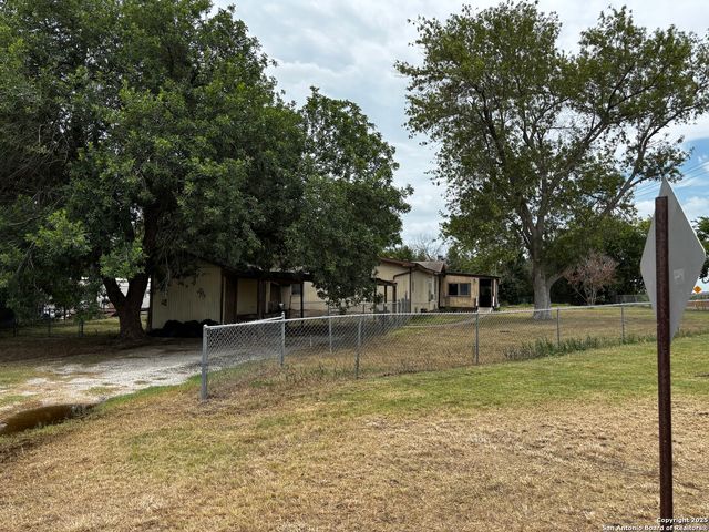 358 zipp, New Braunfels, TX 78130