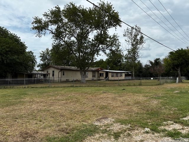 358 zipp, New Braunfels, TX 78130