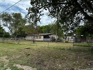 358 zipp, New Braunfels, TX 78130