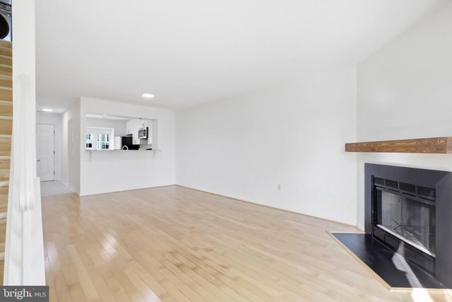 3858 9TH RD S, Arlington, VA 22204