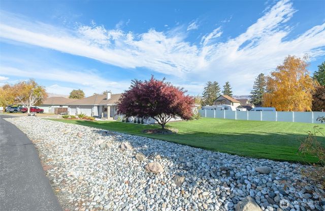 613 Meadow Drive, Wenatchee, WA 98801