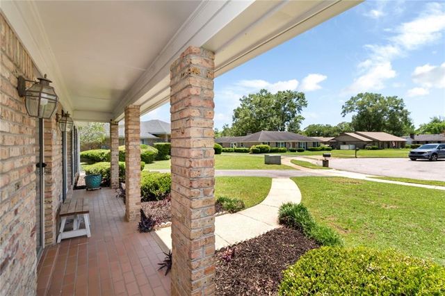 600 Burlington Court, Mobile, AL 36608