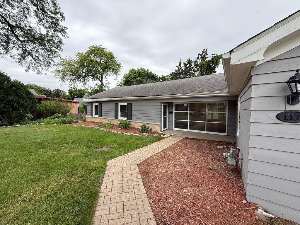 117 E Elm Street, Wheaton, IL 60189 — photo 2