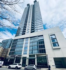 100 E 14th Street 2409, Chicago, IL 60605