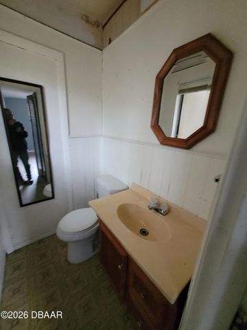 2240 Nottingham Road, South Daytona, FL 32119