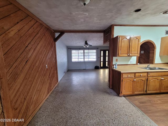 2240 Nottingham Road, South Daytona, FL 32119