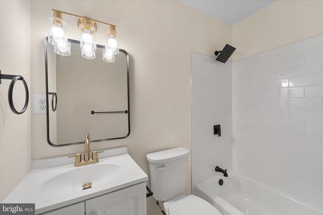 13899 MONTOCLAIR LN, Woodbridge, VA 22193