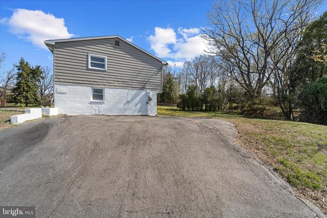 13899 MONTOCLAIR LN, Woodbridge, VA 22193