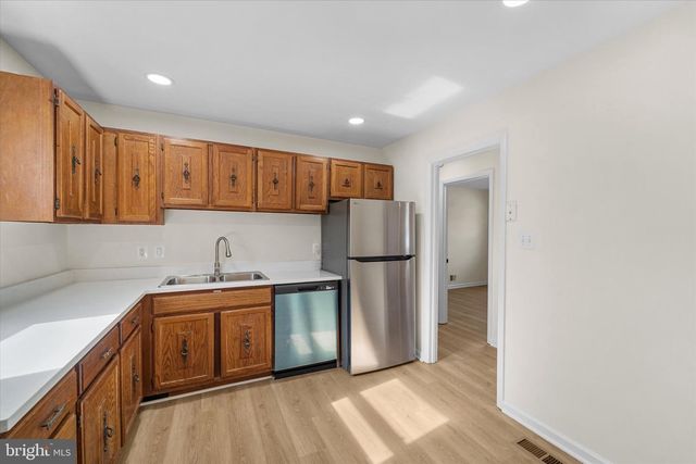 13899 MONTOCLAIR LN, Woodbridge, VA 22193