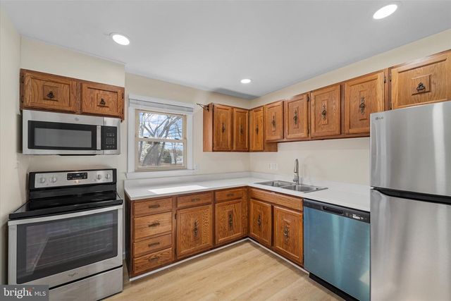 13899 MONTOCLAIR LN, Woodbridge, VA 22193