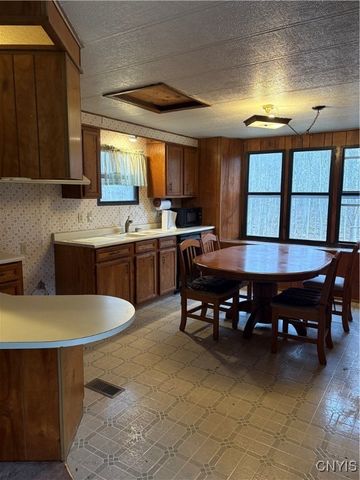 499 Baldwin Road, Volney, NY 13069