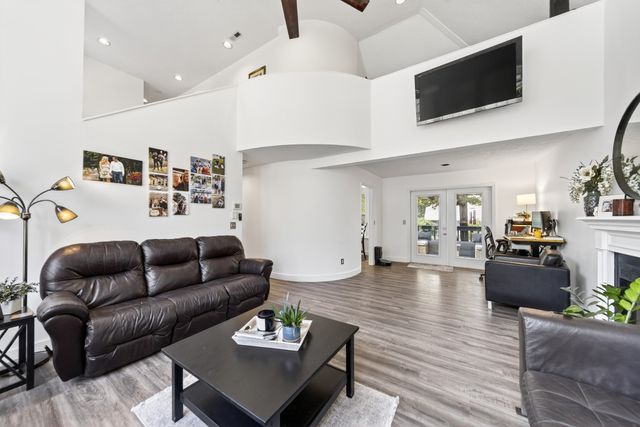 301 Poplar Hill Ct, Nashville, TN 37214