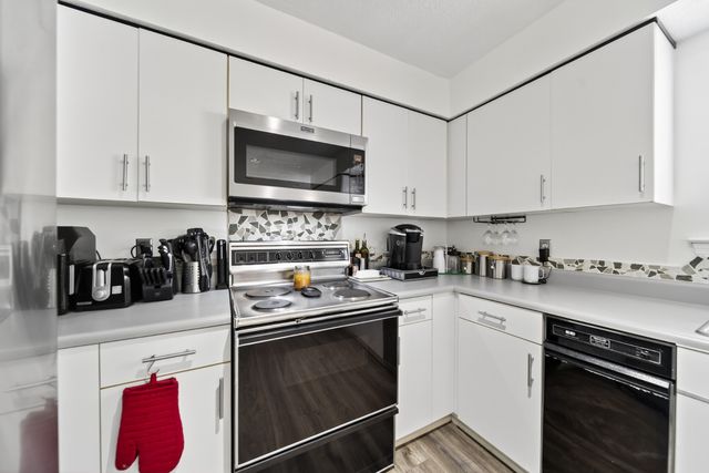 301 Poplar Hill Ct, Nashville, TN 37214