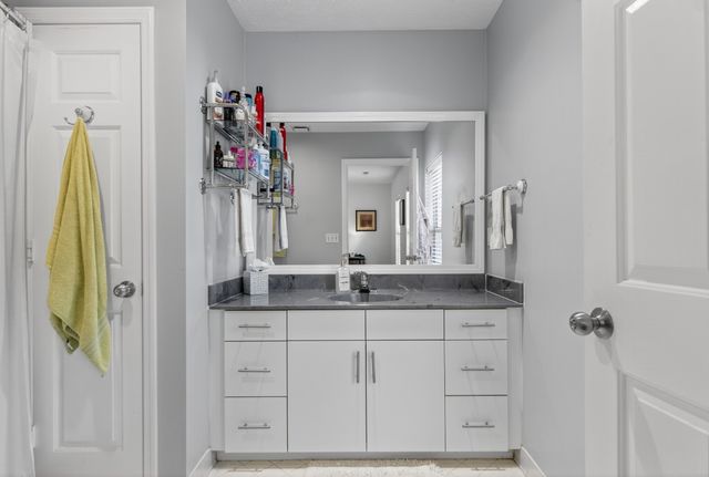 301 Poplar Hill Ct, Nashville, TN 37214