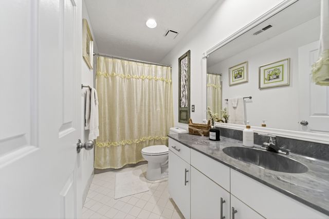 301 Poplar Hill Ct, Nashville, TN 37214