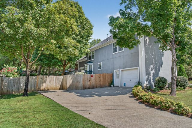 301 Poplar Hill Ct, Nashville, TN 37214