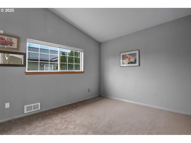 34 Wild Winds St, Florence, OR 97439