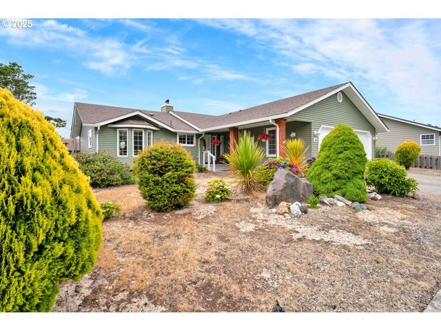 34 Wild Winds St, Florence, OR 97439