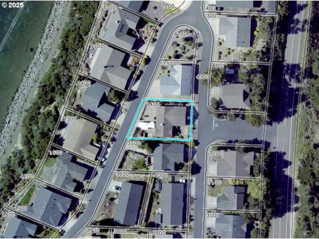 34 Wild Winds St, Florence, OR 97439