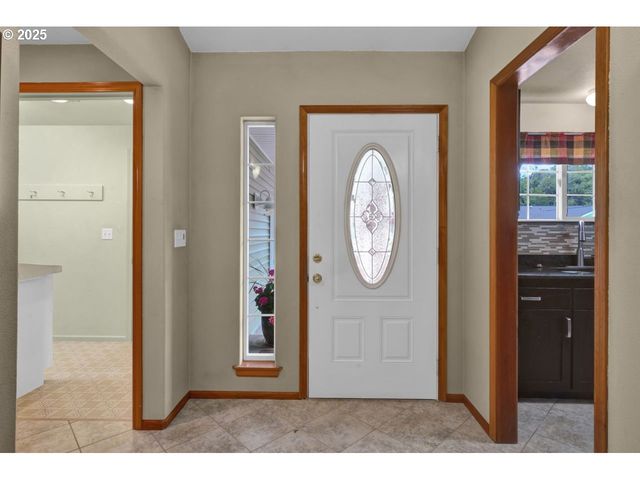 34 Wild Winds St, Florence, OR 97439