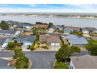 34 Wild Winds St, Florence, OR 97439