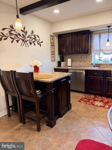 9988 WOODFERN RD, Philadelphia, PA 19115