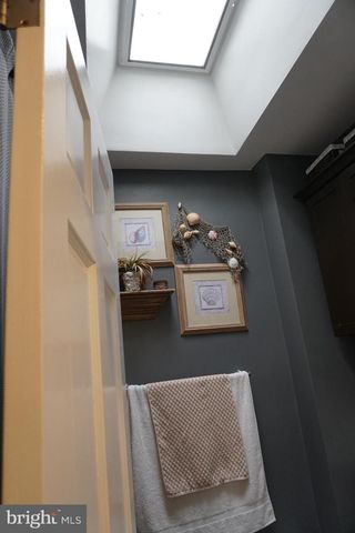 9988 WOODFERN RD, Philadelphia, PA 19115