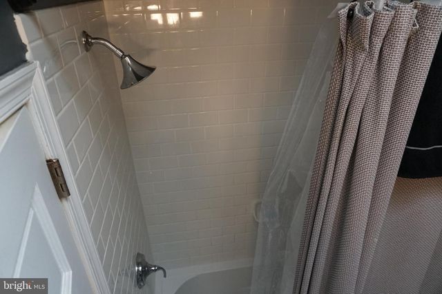 9988 WOODFERN RD, Philadelphia, PA 19115