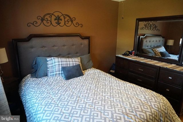 9988 WOODFERN RD, Philadelphia, PA 19115