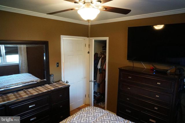 9988 WOODFERN RD, Philadelphia, PA 19115