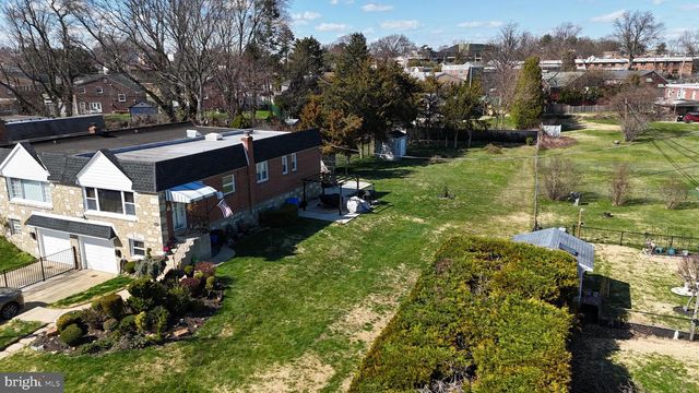 9988 WOODFERN RD, Philadelphia, PA 19115