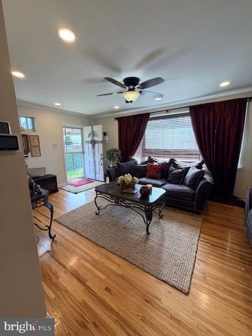 9988 WOODFERN RD, Philadelphia, PA 19115