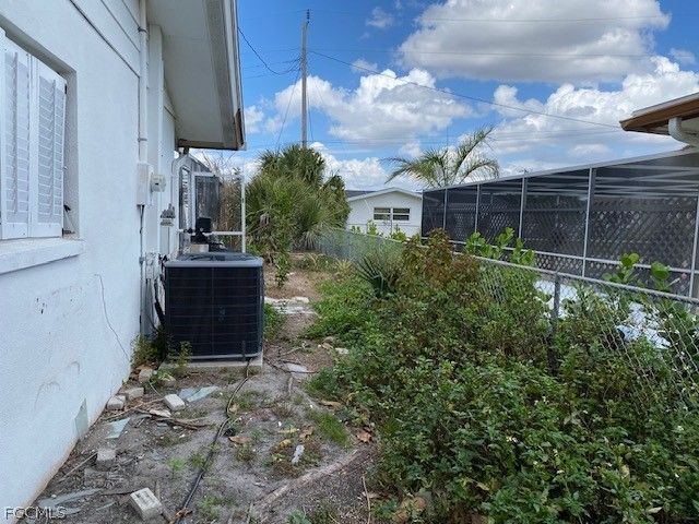 657 Coral DR, Cape Coral, FL 33904