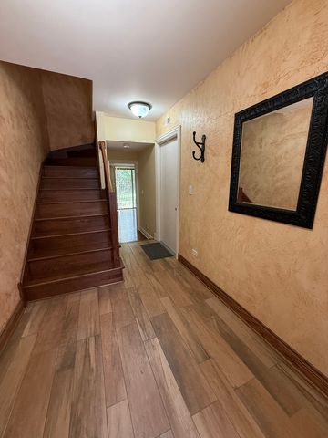 60 S Dee Road G, Park Ridge, IL 60068