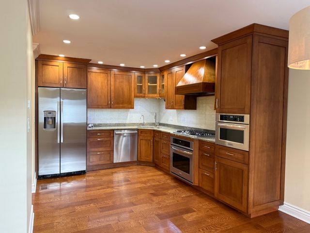 60 S Dee Road G, Park Ridge, IL 60068