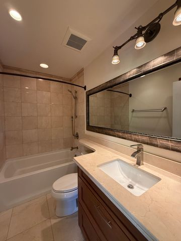 60 S Dee Road G, Park Ridge, IL 60068