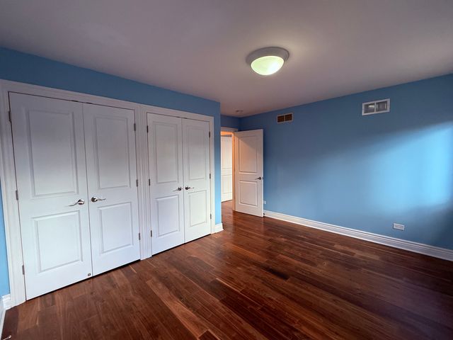 60 S Dee Road G, Park Ridge, IL 60068